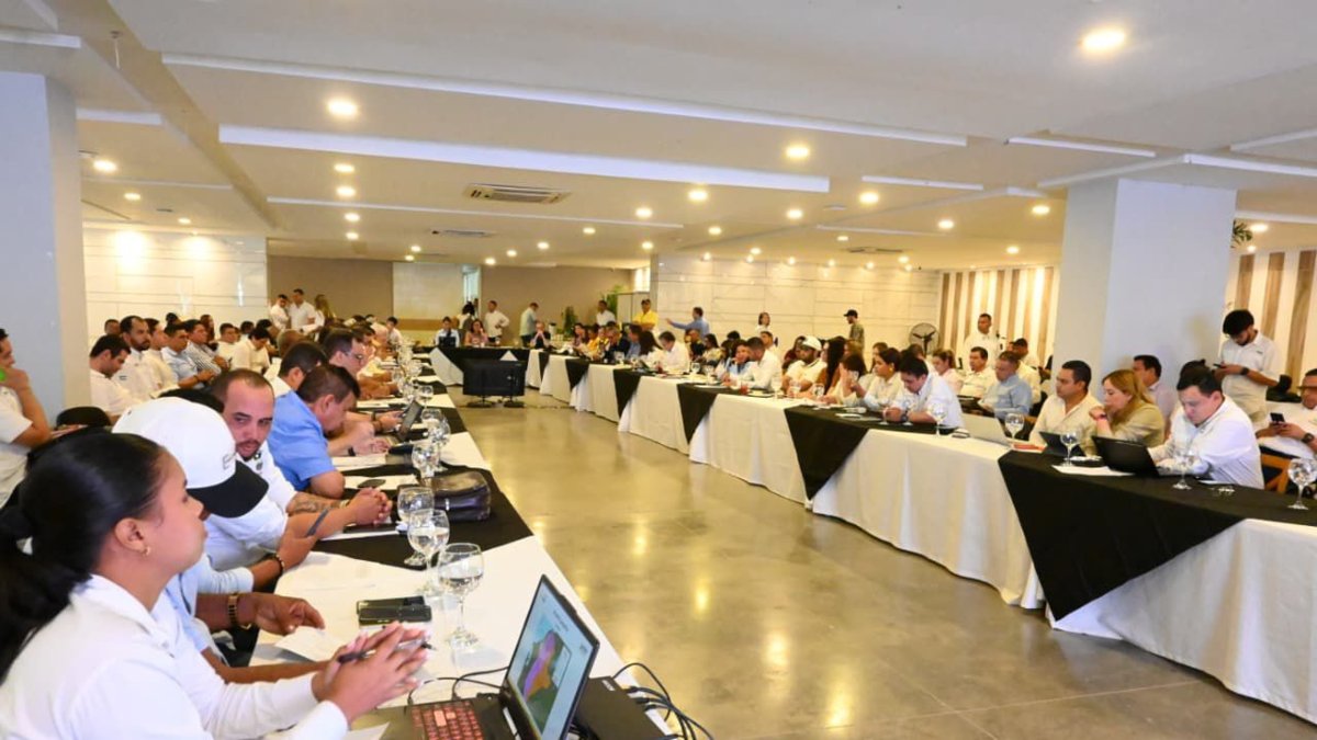 Gobierno Nacional destina $13.000 millones y coordina con 25 alcaldes plan urgente de recuperación