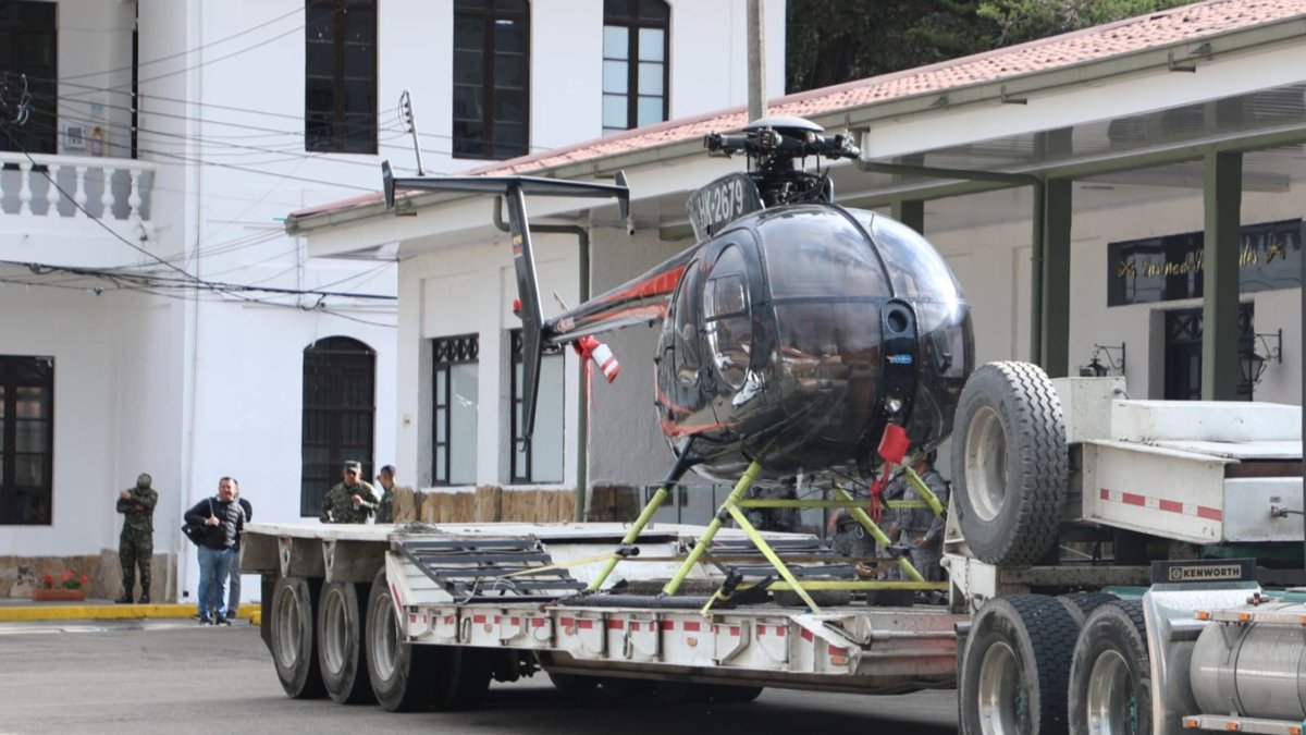 Ejército, Fuerza Aeroespacial y Fiscalía incautaron un helicóptero en Cundinamarca que sería usado por bandas de narcotráfico