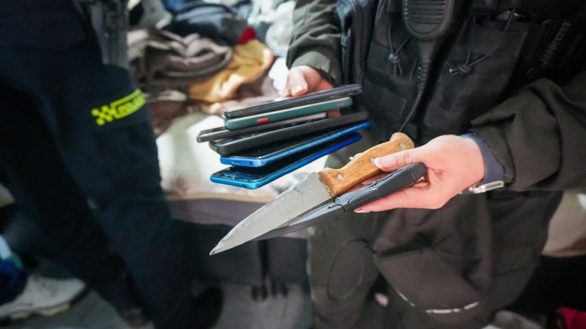 Operativo en pagadiarios de La Capuchina deja 15 celulares incautados que quedarían heridos