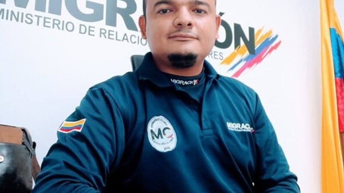 Oficial de Migración Colombia se convirtió en héroe al salvarte la vida a un viajero chileno