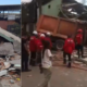Vídeo| Grave accidente en Antioquia por volqueta que se estrelló contra empresa y provocó la evacuación de 100 personas; estructura colapsó y hay un muerto