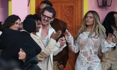 Bad Bunny en el Super Bowl LX: Karol G estuvo entre las celebridades que vieron su presentación desde “La casita”