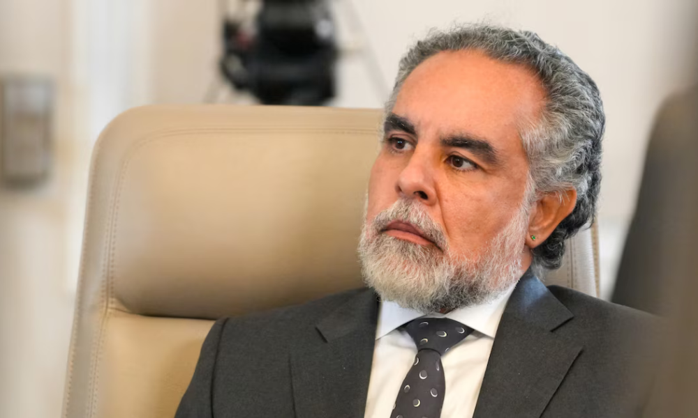 Benedetti advierte fallas en tarjetón del 8 de marzo y alerta posible “fraude” electoral