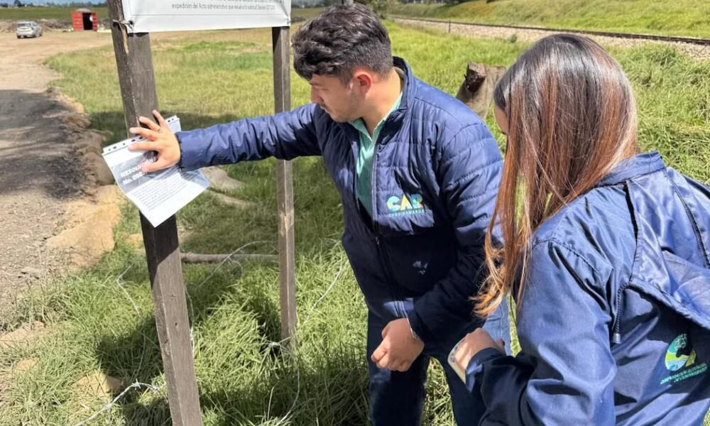 CAR suspende disposición ilegal de escombros en predio de Chía cercano al río Bogotá