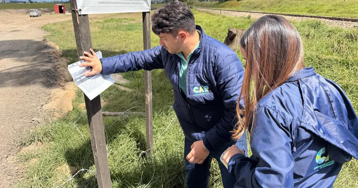 CAR suspende disposición ilegal de escombros en predio de Chía cercano al río Bogotá