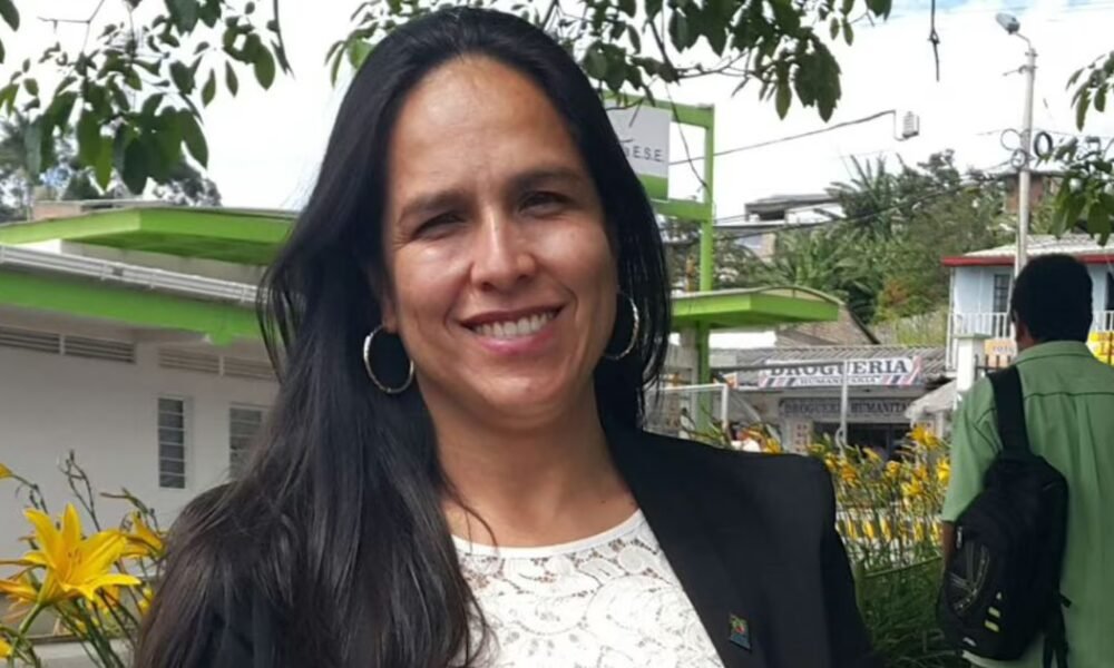 Candidata a la Cámara Lucy Amparo Guzmán fue retenida en Cauca: le robaron camioneta y armas de su esquema