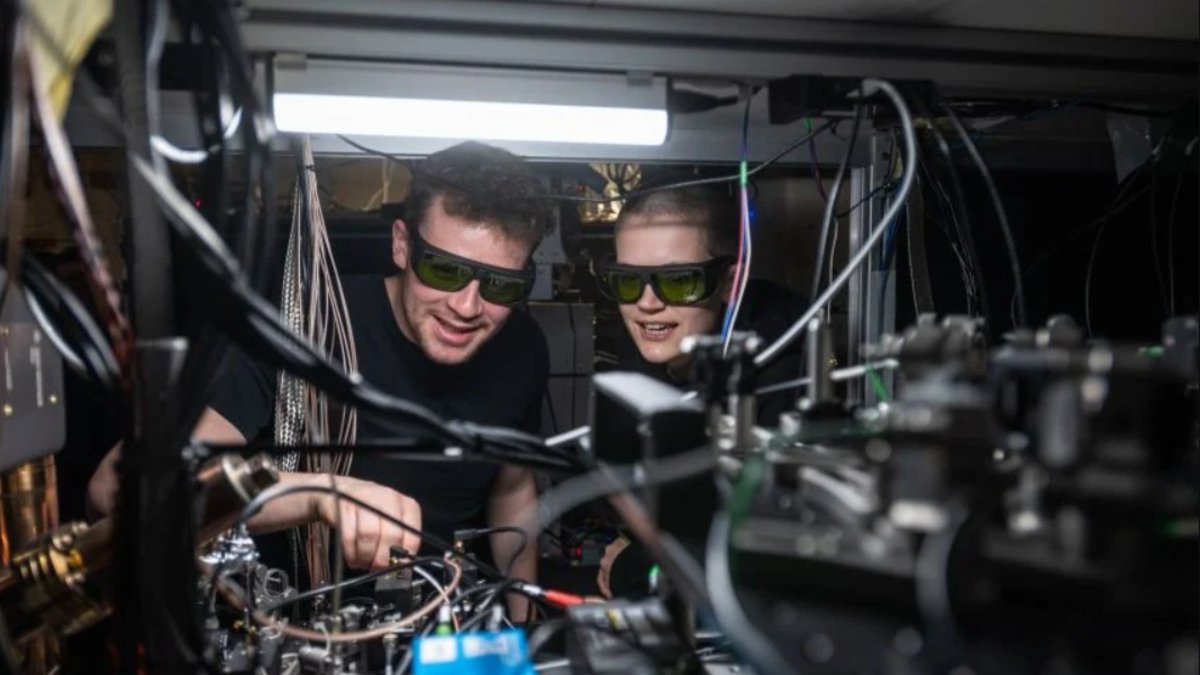 Científicos de Oxford demuestran el primer algoritmo cuántico distribuido entre múltiples procesadores