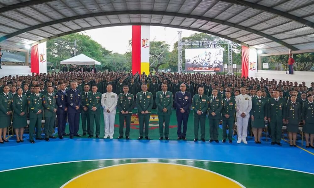 Ejército Nacional asciende a 604 nuevos suboficiales para reforzar seguridad y control territorial