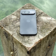 El móvil de Google que parece un iPhone y cuesta como una gama media: el Pixel 9 tiene IA integrada y pantalón... - ABC