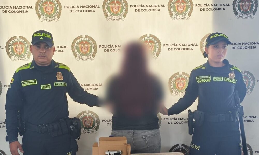 Funcionaria del Inpec fue capturada con un arma en evento de Álvaro Uribe y Paloma Valencia: así lo narró la candidata presidencial