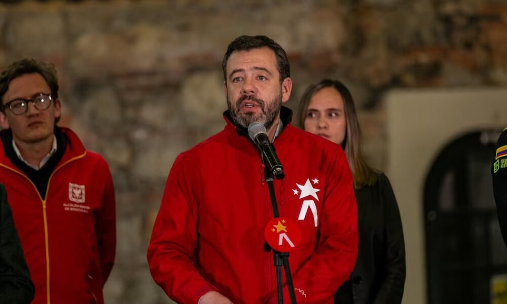 Galán cierra debate de movilidad en Bogotá: carros hibridos no tienen ni tendrán Pico y Placa