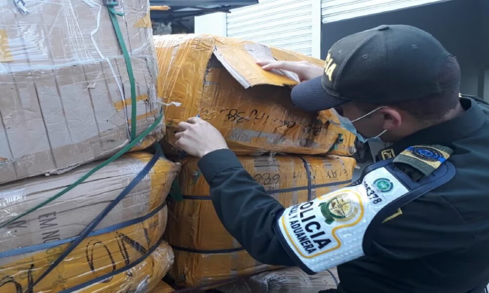 Golpe al contrabando en Bogotá: Policía incauta tecnología por más de $6.000 millones y dinero en efectivo