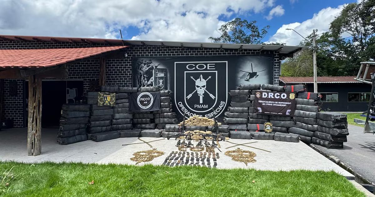 Golpe al narcotráfico en la Amazonía: incautan dos lanchas con cocaína, marihuana tipo skunk y armas de fuego de largo alcance