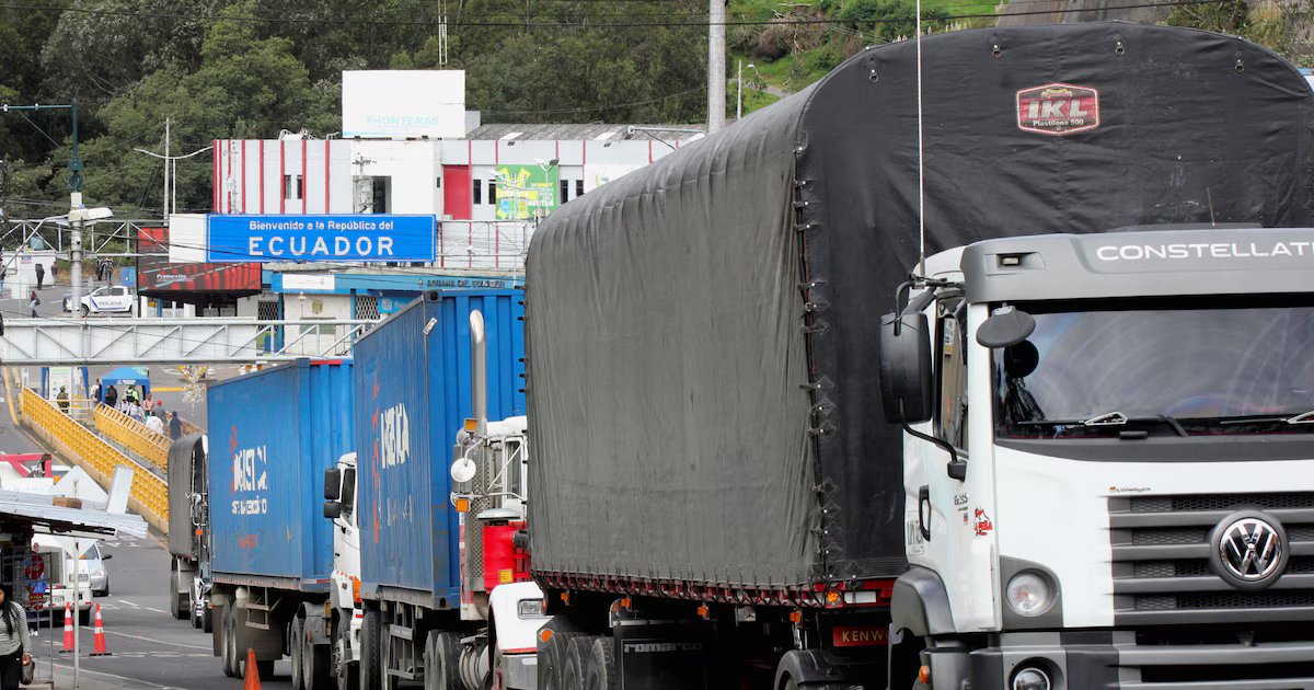 Gremio camionero declara alerta máxima por apertura a transporte ecuatoriano: no descartan irse a paro nacional