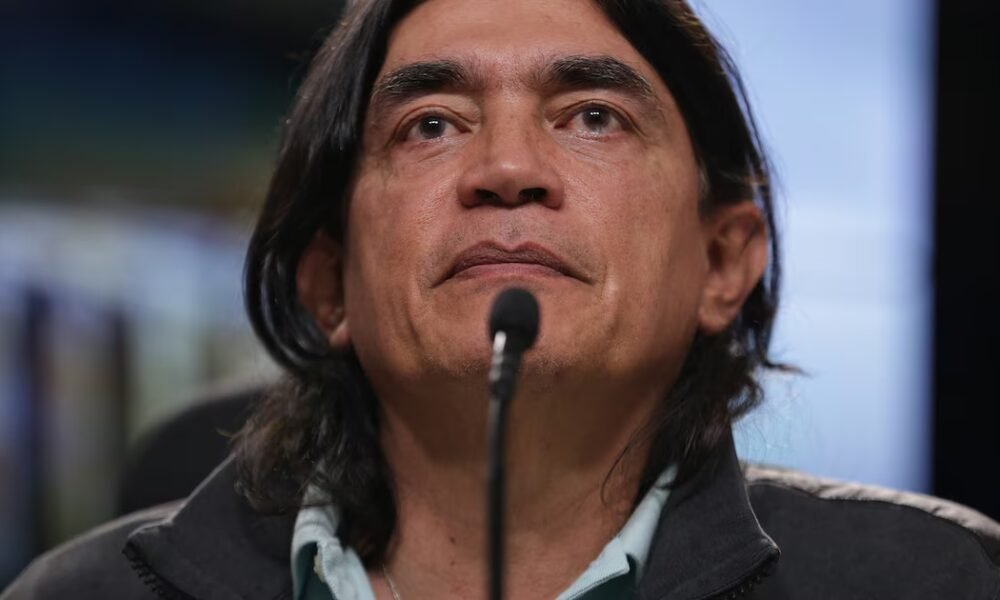 Gustavo Bolívar lanzó pullas contra candidatos tras salida de Iván Cepeda de la consulta de la izquierda: “Que se queden con su 1%”