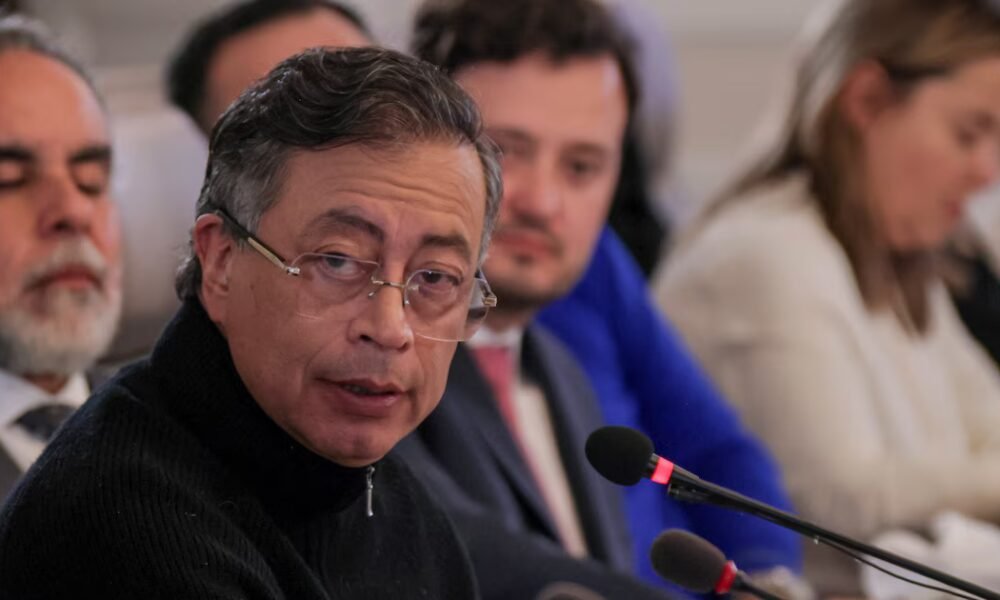 Gustavo Petro calificó como “crimen ambiental” todo vertimiento en la hidroeléctrica de Urrá y exigió la renuncia del gerente
