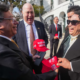 Gustavo Petro modificó una de las gorras que recibió como regalo de Trump: cambió el eslogan “Make America great again”