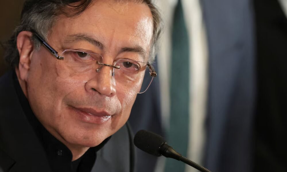 Gustavo Petro pidió a la Fiscalía investigar presunta irregularidad en la consulta: “Está manchado de trampa”