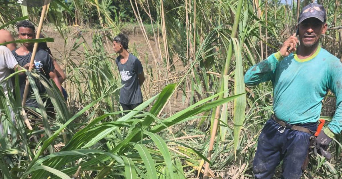 Hallaron el cadáver de la niña que cayó con su abuela al río Currulao en Turbo, Antioquia, cuando lo intentaban cruzar
