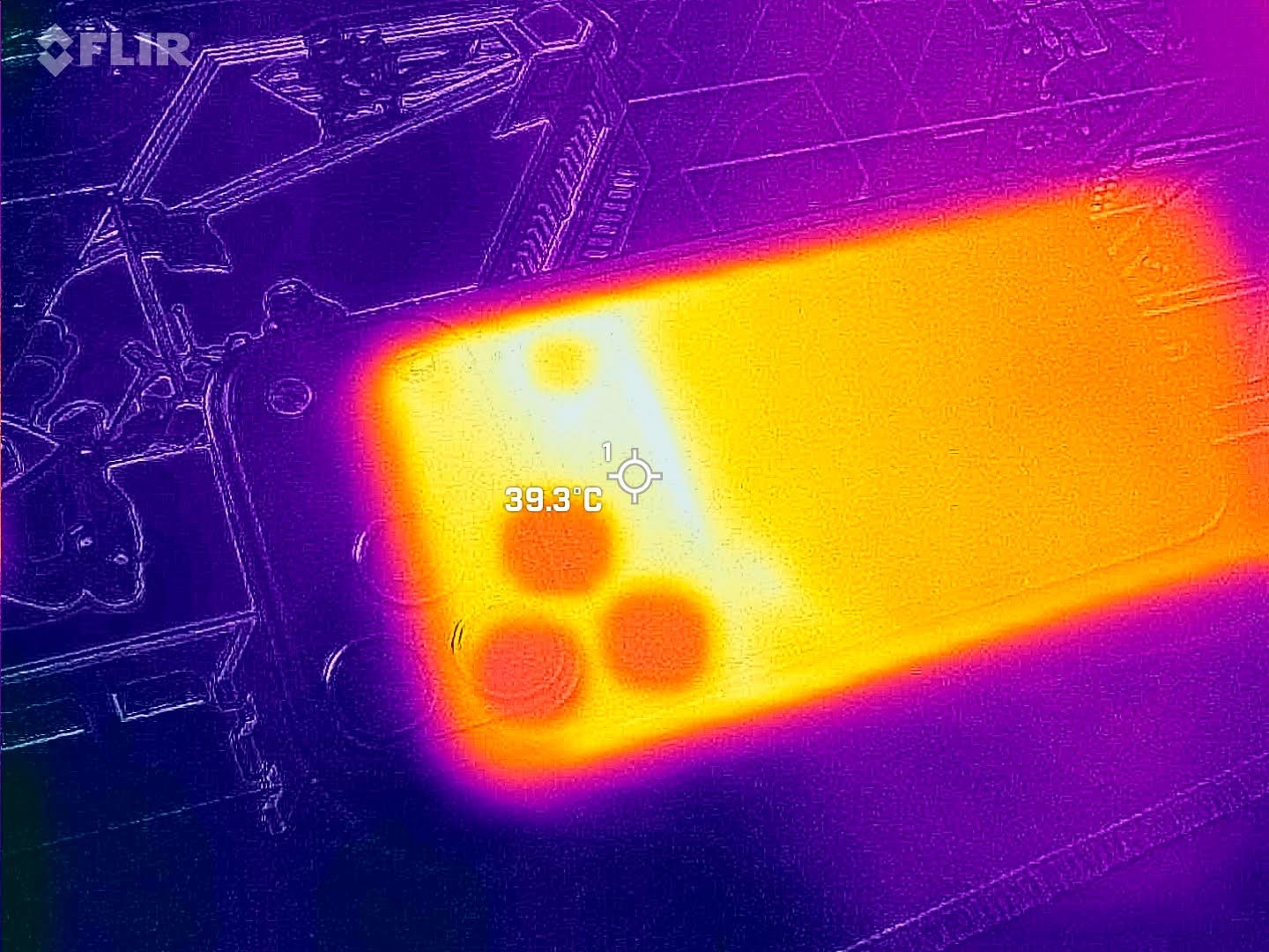 Hay «cero posibilidades» de ver chips de Intel en el iPhone por un grave problema térmico lo impide