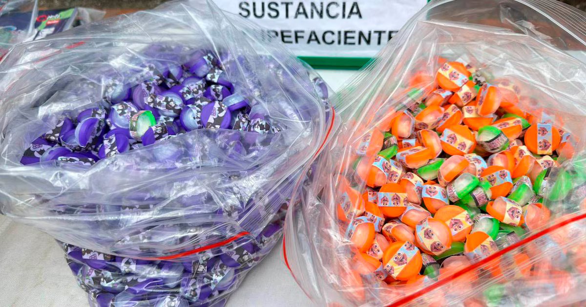 Incautaron dulces con cocaína saborizada fabricados por La Terraza: la banda criminal pretendía venderlos a menores en escuelas de Medellín