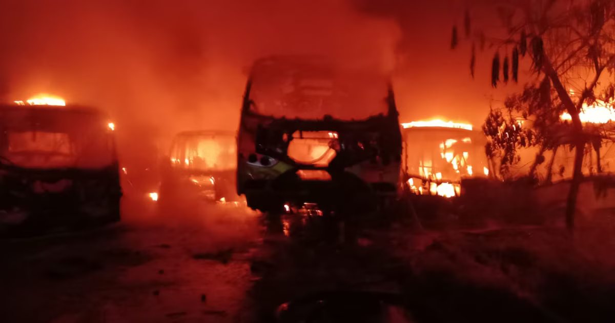 Incendio en portal de Metrolínea en Girón dejó 14 buses calcinados: autoridades investigan si fue provocado