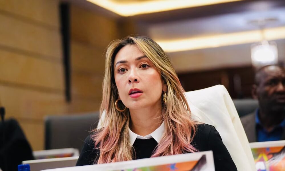 Katherine Miranda denuncia 19 “elefantes blancos” hospitalarios del gobierno de Petro: más de medio billón en riesgo