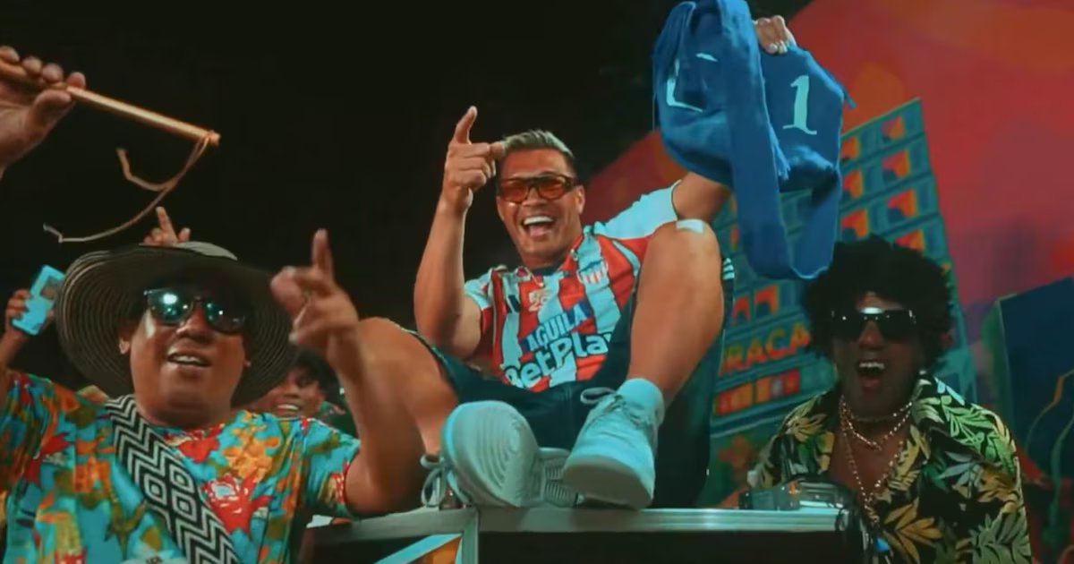 Lejos de las canchas, Teófilo Gutiérrez sorprendió a Barranquilla a ritmo de champeta