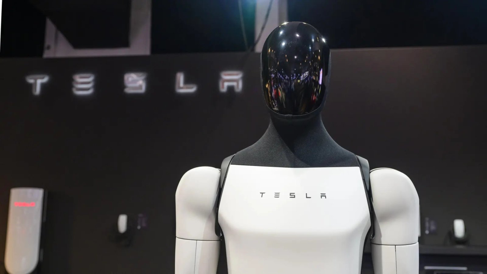 Los robots humanoides que hacen la competencia al androide de Tesla