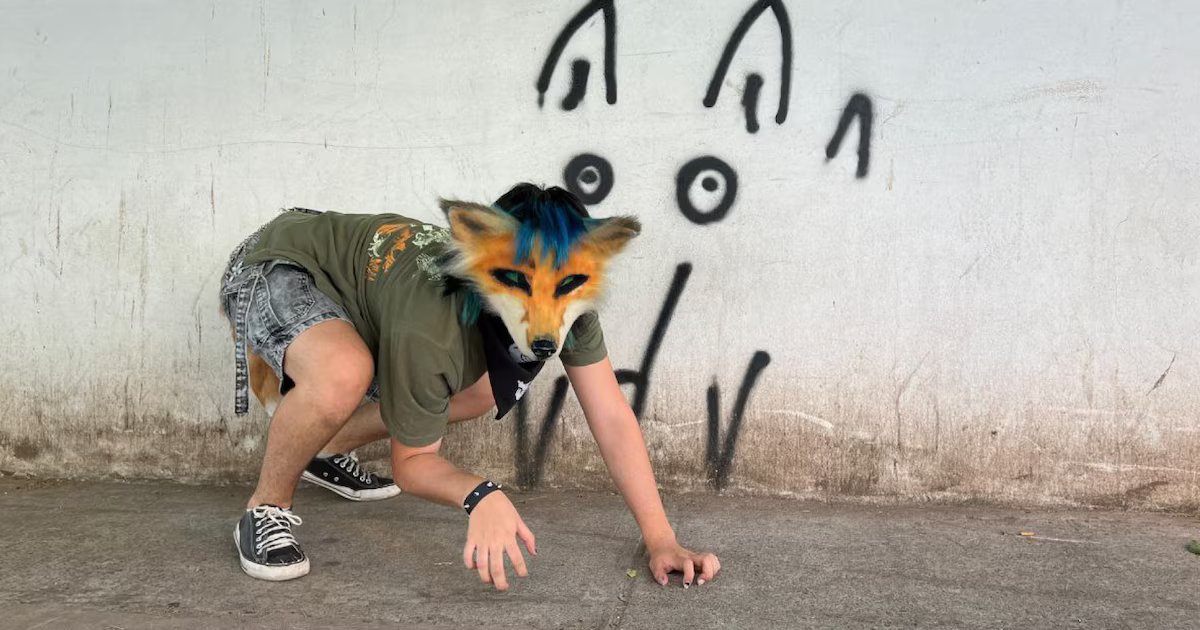 Nueva convocatoria therian en Bogotá, esta vez en la Universidad de los Andes, impulsa el debate sobre “identidad animal”