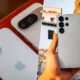 Para los usuarios, solo existe un móvil de gama alta capaz de plantar cara al iPhone. Es una realidad muy incómoda para Android