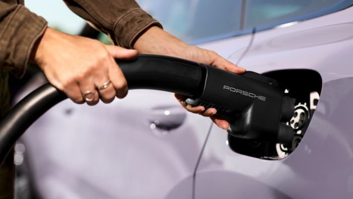 Porsche anuncia su integración a la red de Supercargadores de Tesla.