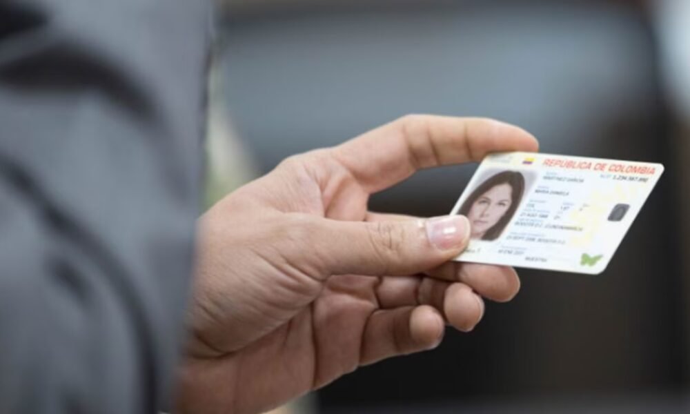 Registraduría tramita gratis cédulas y tarjetas de identidad a damnificados por invierno en Montería, Córdoba