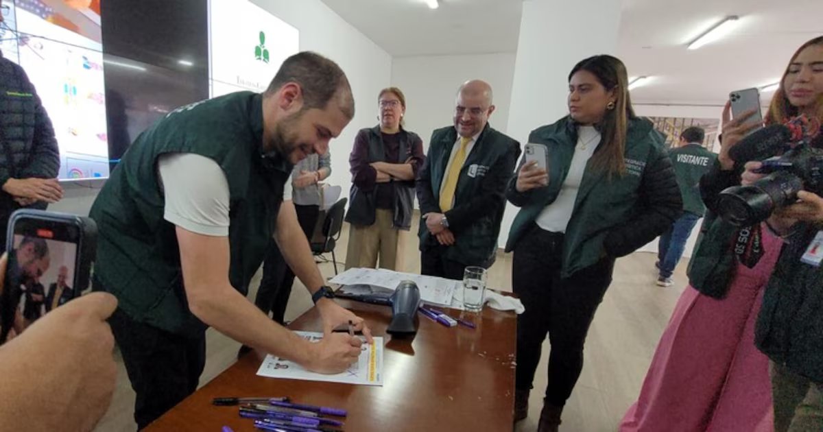 Registraduría verifica que la tinta de los lapiceros electorales no se borra tras pruebas técnicas previas a elecciones