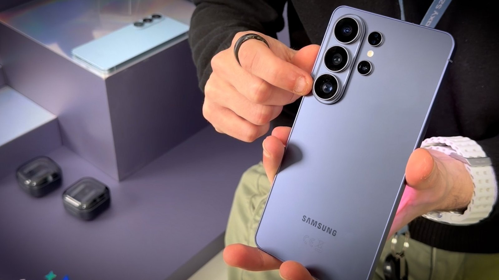 Samsung presenta los nuevos Galaxy S26 para plantar cara a los iPhone 17 - Expansión