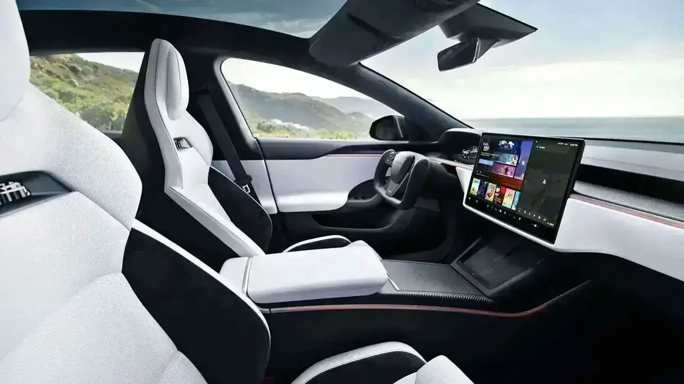 Tesla cambia a suscripción mensual para conducción autónoma total