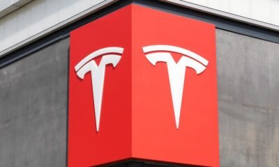 Tesla de Elon Musk presenta un Cybertruck más económico