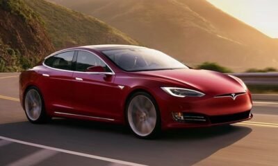 Tesla incorpora a una IA cómo nuevo copiloto dentro de sus vehículos