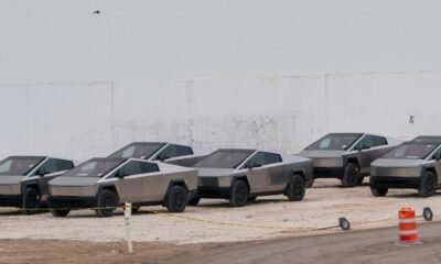 Tesla presenta un Cybertruck más económico y reduce el precio del Cyberbeast