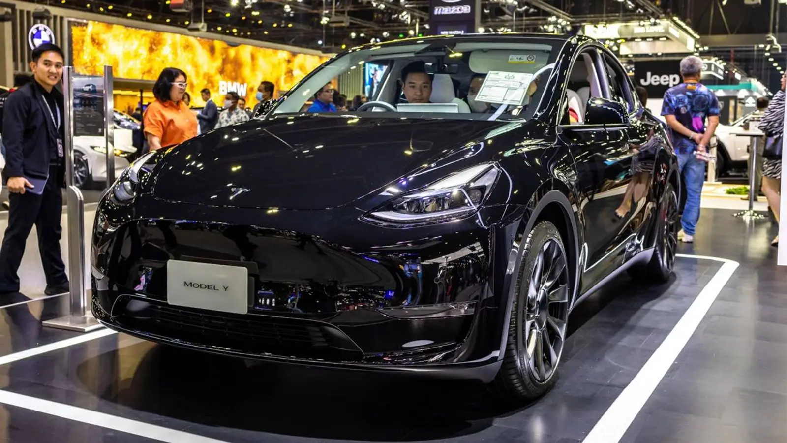 Tesla recluta ingenieros en China para impulsar la conducción autónoma FSD