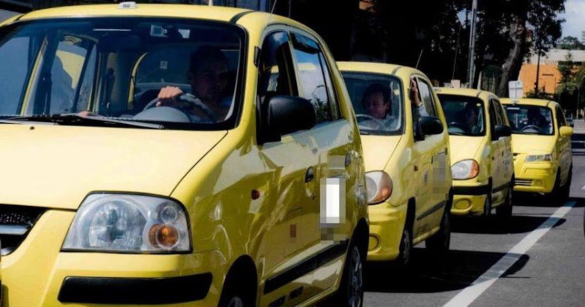 Ventas de taxis en Colombia cayeron a mínimos históricos en 2025: lo atribuyen al auge de las plataformas digitales