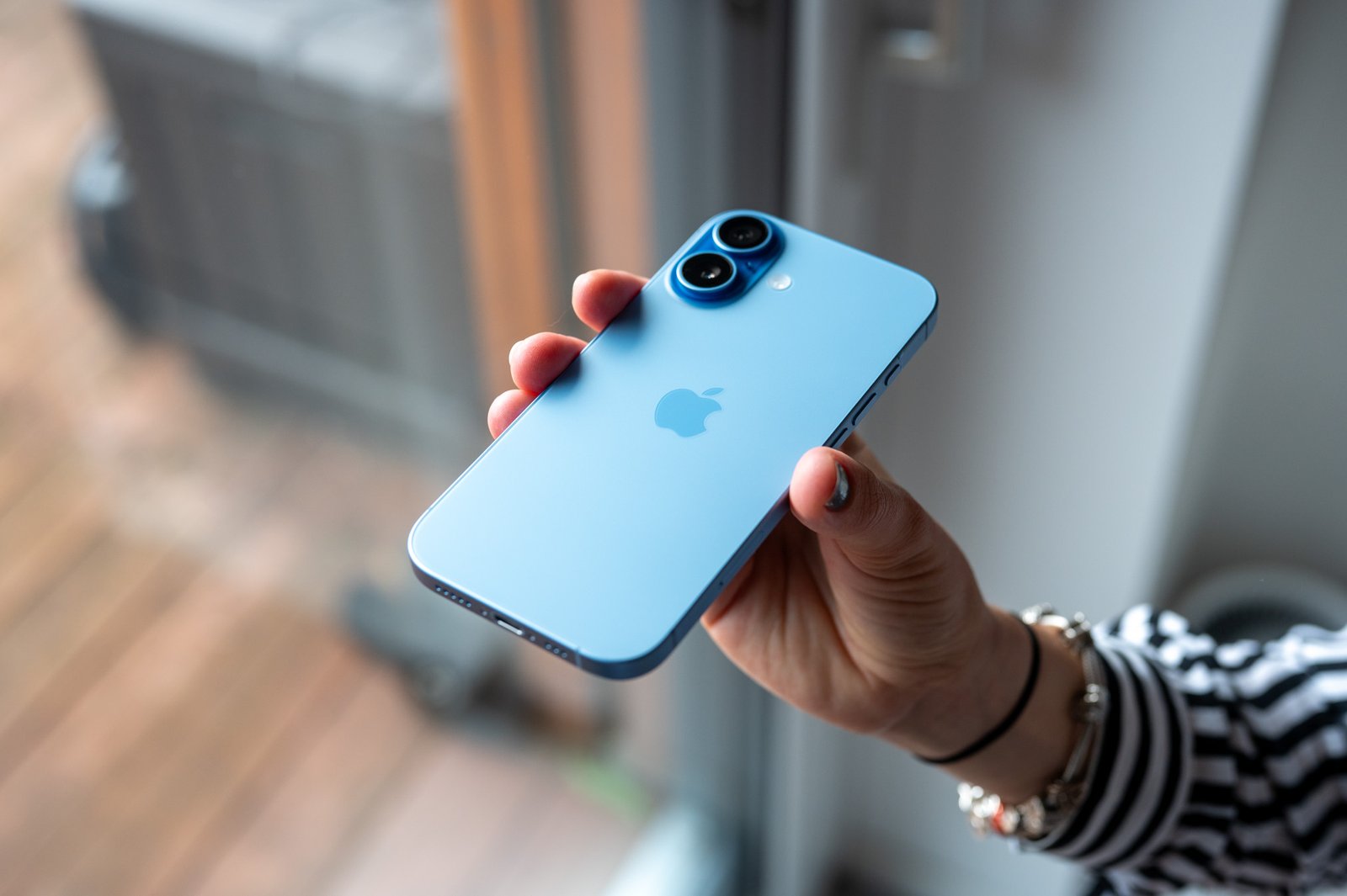 iPhone 17 es paraone¡En stock! Puedes conseguirlo aquí desde 668 CZK al mes. Letem svetem Applem