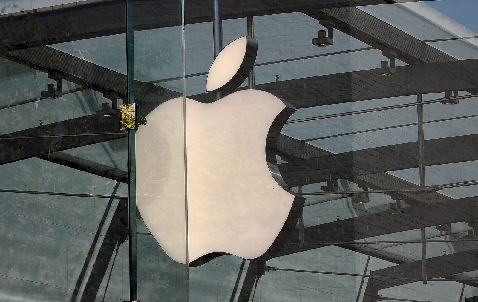 Apple Samsung iphone 18