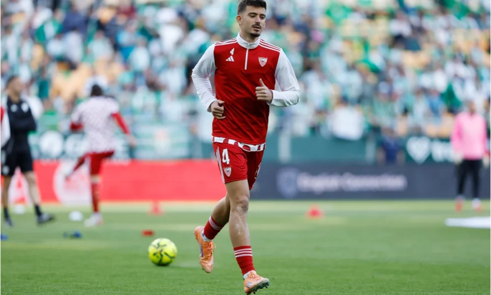 Kike Salas se recupera — Kike Salas se recupera antes de lo esperado en el Sevilla