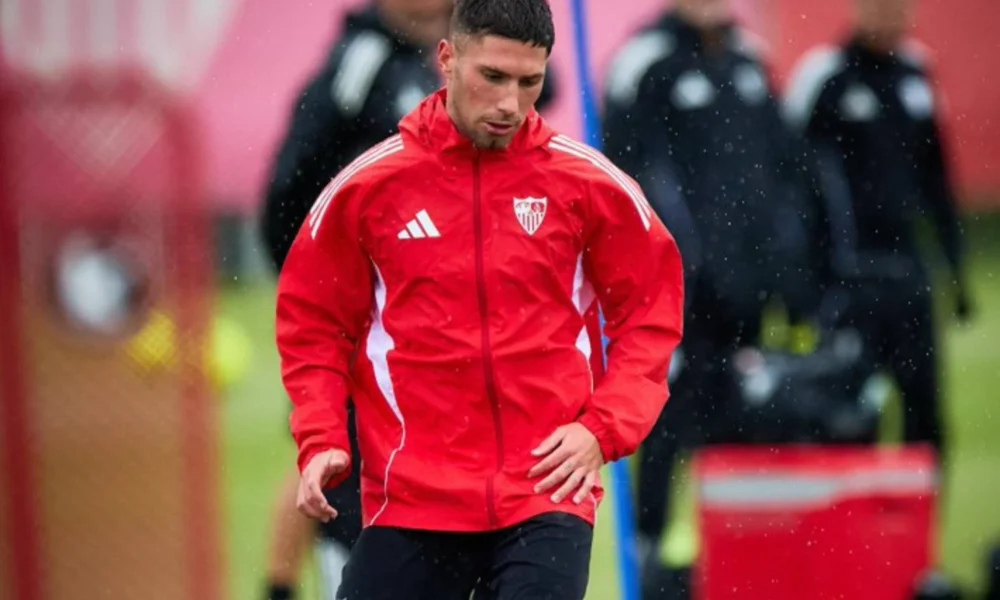 Almeyda defiende a Carmona — Almeyda defiende a Carmona ante críticas: "Hay que darle paz y confianza"