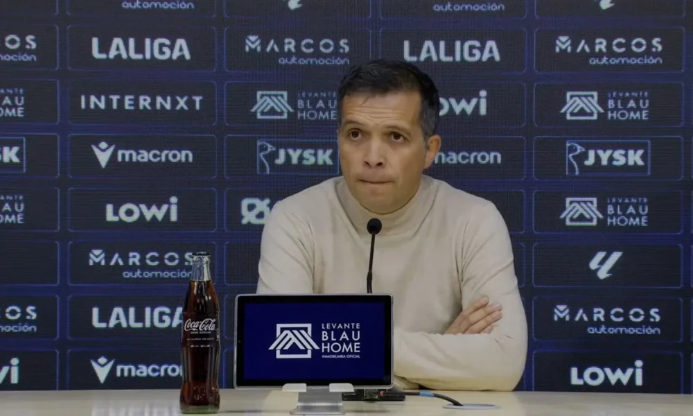 Luis Castro Levante — Luis Castro: estrategia sin presión para el Levante ante Real Oviedo