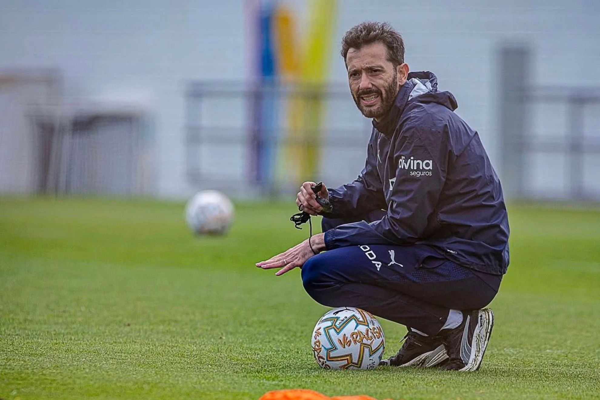 Valencia reconoce crisis — Corberán reconoce crisis del Valencia: "No es un club para luchar contra el desc