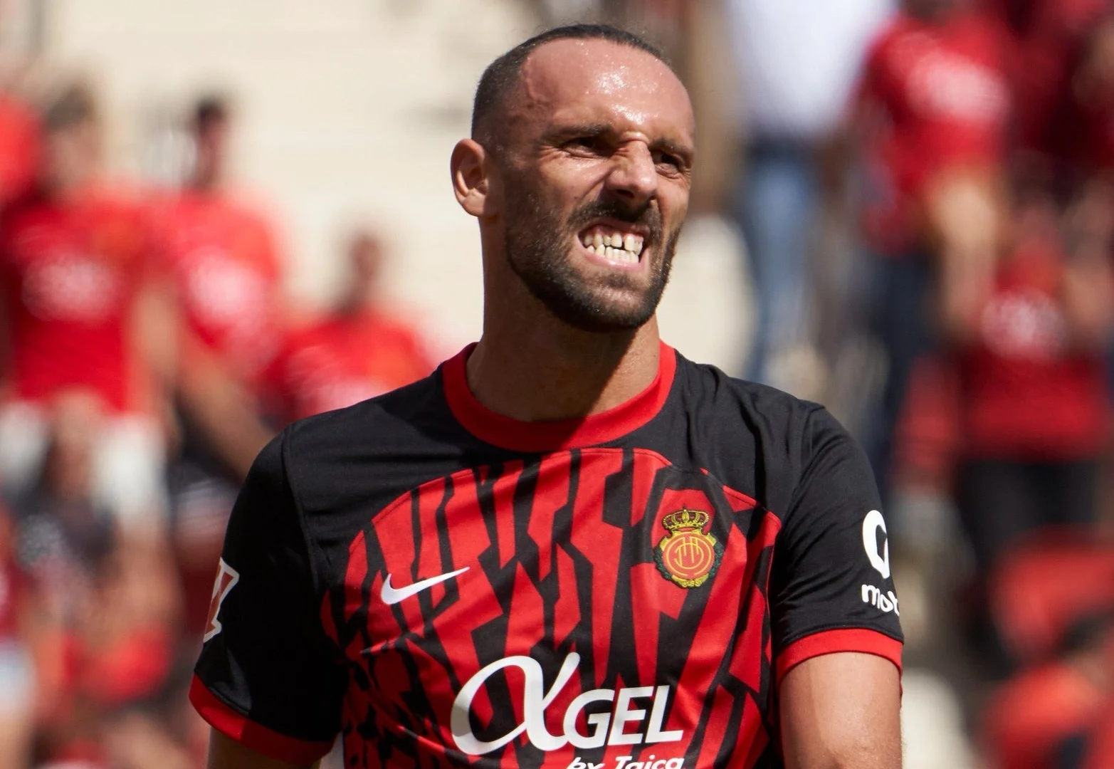 fútbol defensivo del Mallorca — Muriqi rechaza el fútbol defensivo del Mallorca y apela a cambio bajo Demichelis