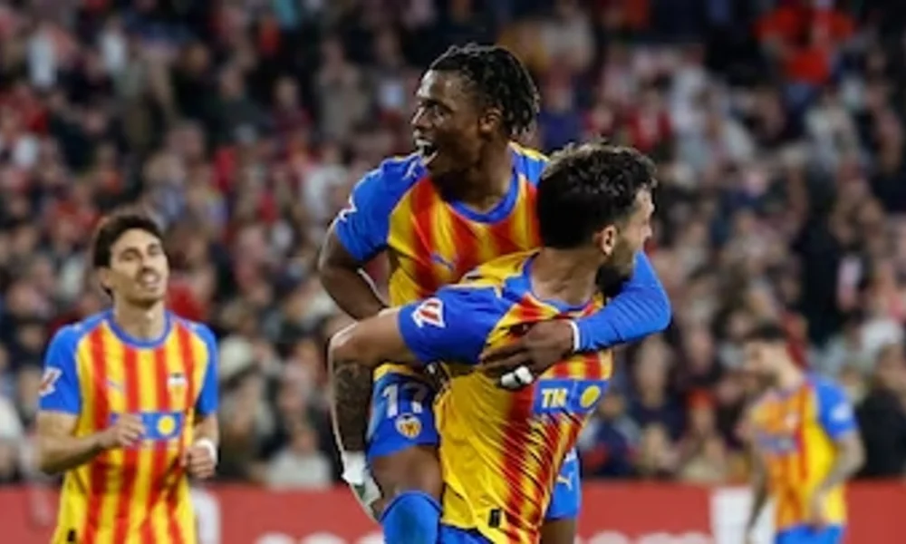 Valencia se aleja del descenso — Valencia se aleja del descenso: cuatro victorias en seis partidos