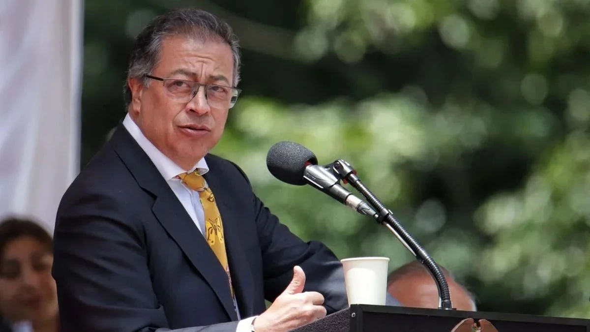 Límites legales del presidente en política: qué permite y prohíbe la Constitución colombiana